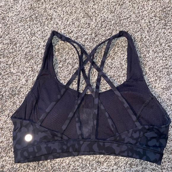 Free to be serene bra: removable pads// size 6 - Picture 2 of 2